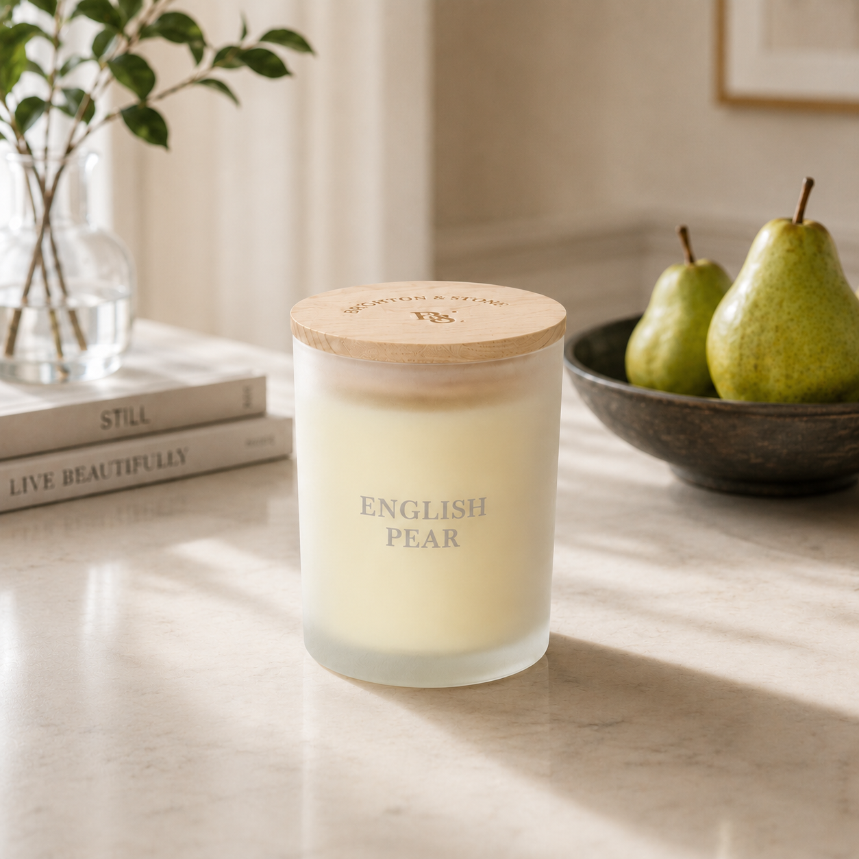 English Pear Scented Candle - Petit hover preview