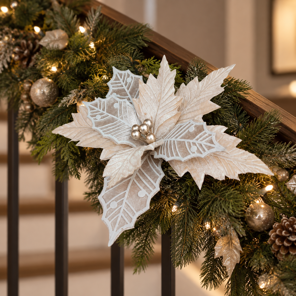 FROSTED PEARL POINSETTIA